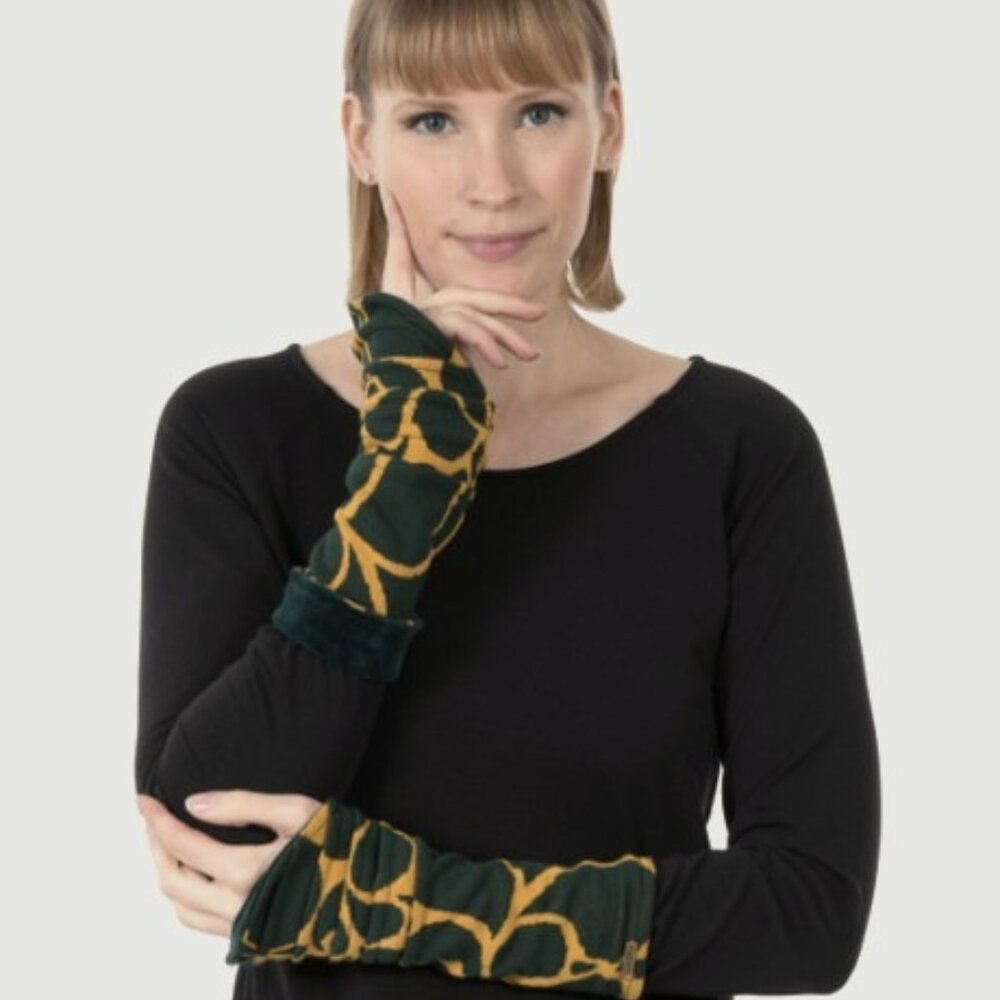 Chapati Berlin, Organic Cotton Velvet Fingerless Gloves, Reversible, Women OS - Picture 8 of 9
